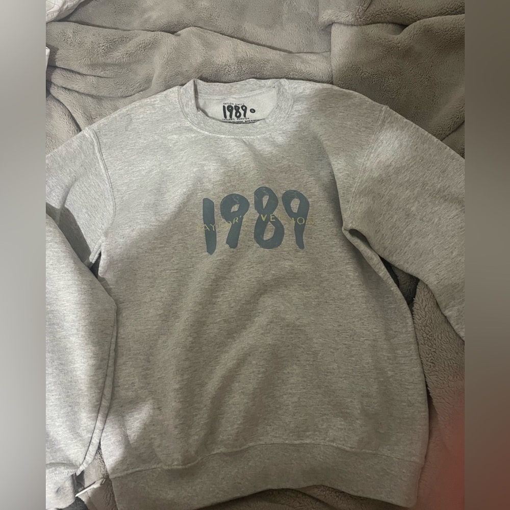 Taylors Version 1989 Spotify Fans First exclusive crewneck